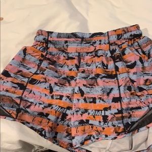 Lululemon Hotty Hot shorts 4.0 size 4